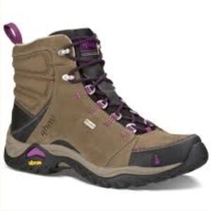 Ahnu Ahnu Montara Waterproof Hiking Boots - Women's